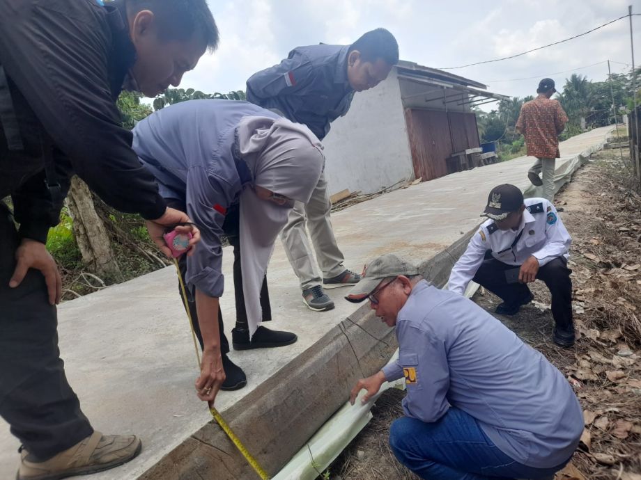 Monitoring Pelaksanaan Pekerjaan Fisik Kegiatan Padat Karya (Swakelola Tipe IV) di Desa Sungai Nipah dan Desa Sungai Nibung Kabupaten Kubu Raya